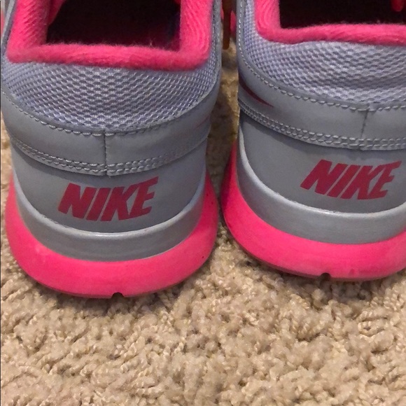 Nike Training Shoes - Picture 4 of 7